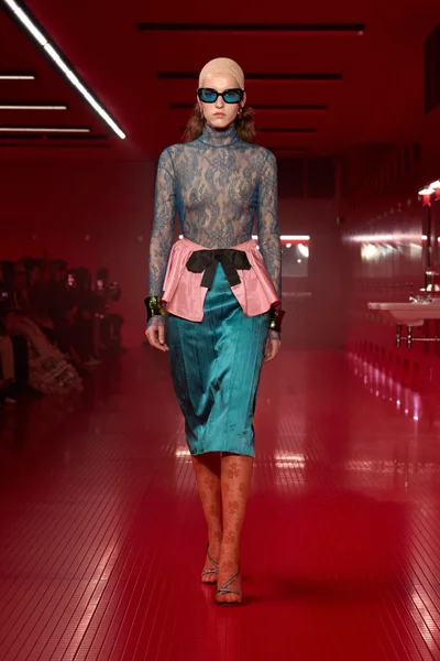Look 11
